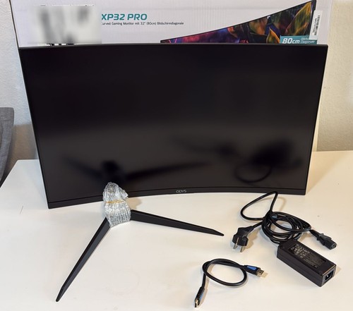 Curved gaming monitor - 32”,